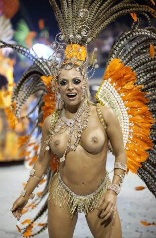 Голый карнавал в рио (56 фото)