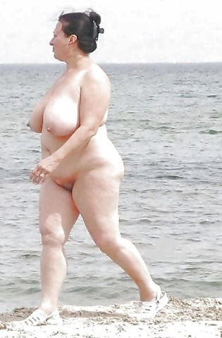Толстые бабы на пляже (63 фото)