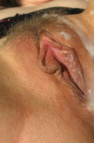 Порно с залитыми спермой пездами (82 фото)