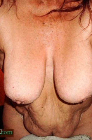 Дряблая грудь в порно (83 фото)