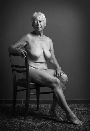 Пожилые женщины ню (80 фото)
