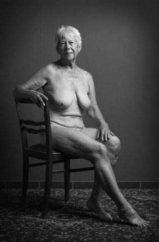 Пожилые женщины ню (80 фото)