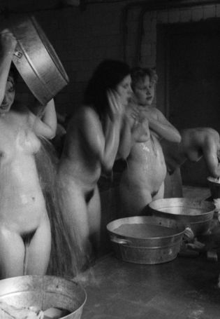 Скрытые камеры в бане (79 фото)