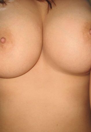 Обнаженная грудь 3 размера (58 фото)