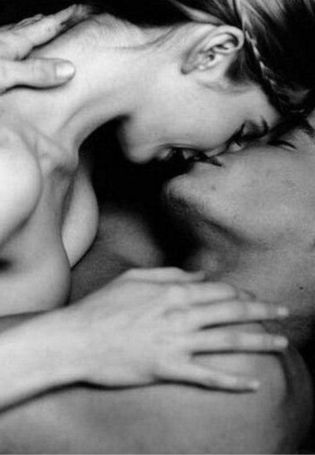 Страстные поцелуи эротика (72 фото)