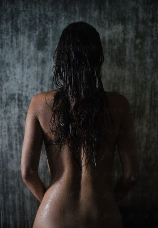 Девушки со спины брюнетки (69 фото)