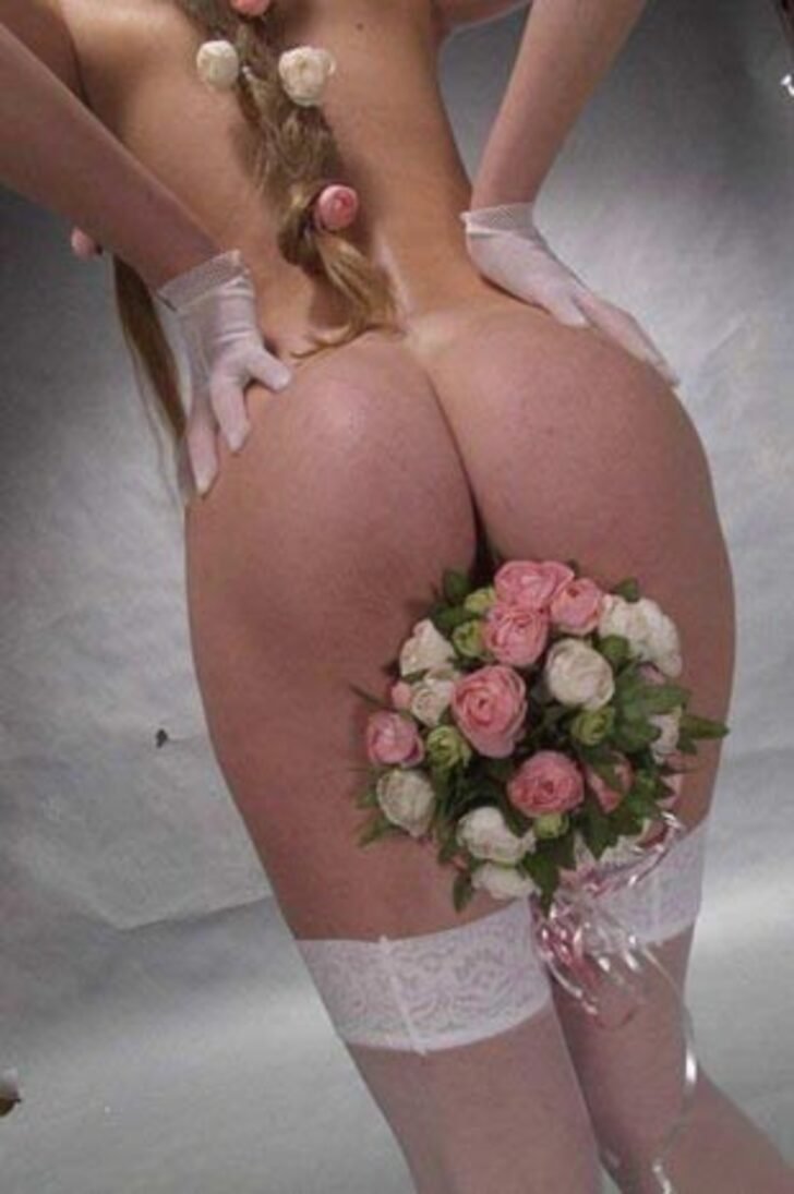 попы невесты голые фото 36