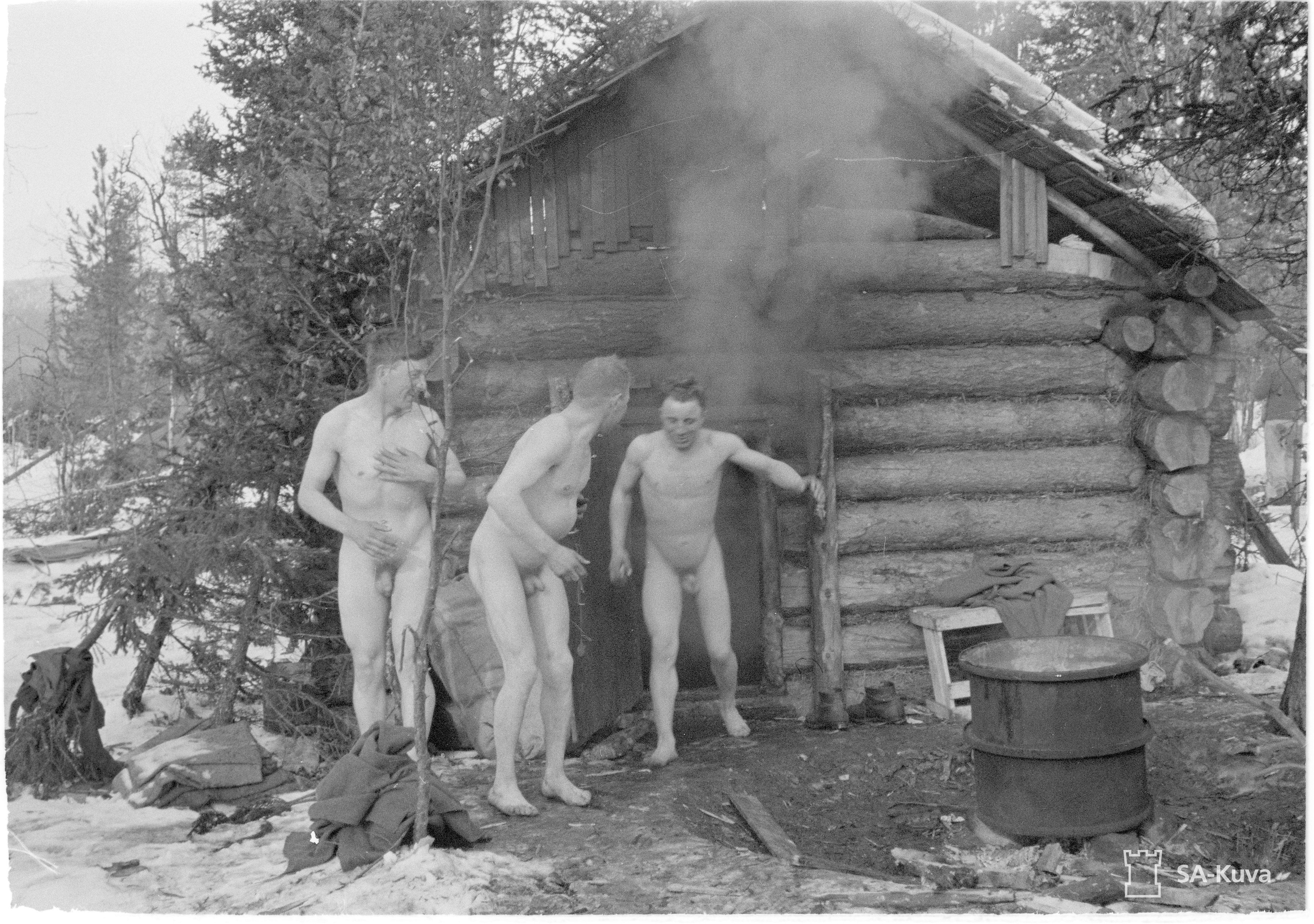 мужики купаются голыми в бане (120) фото