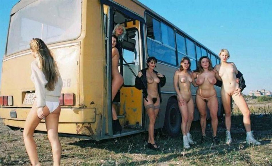 голые женщины автобус