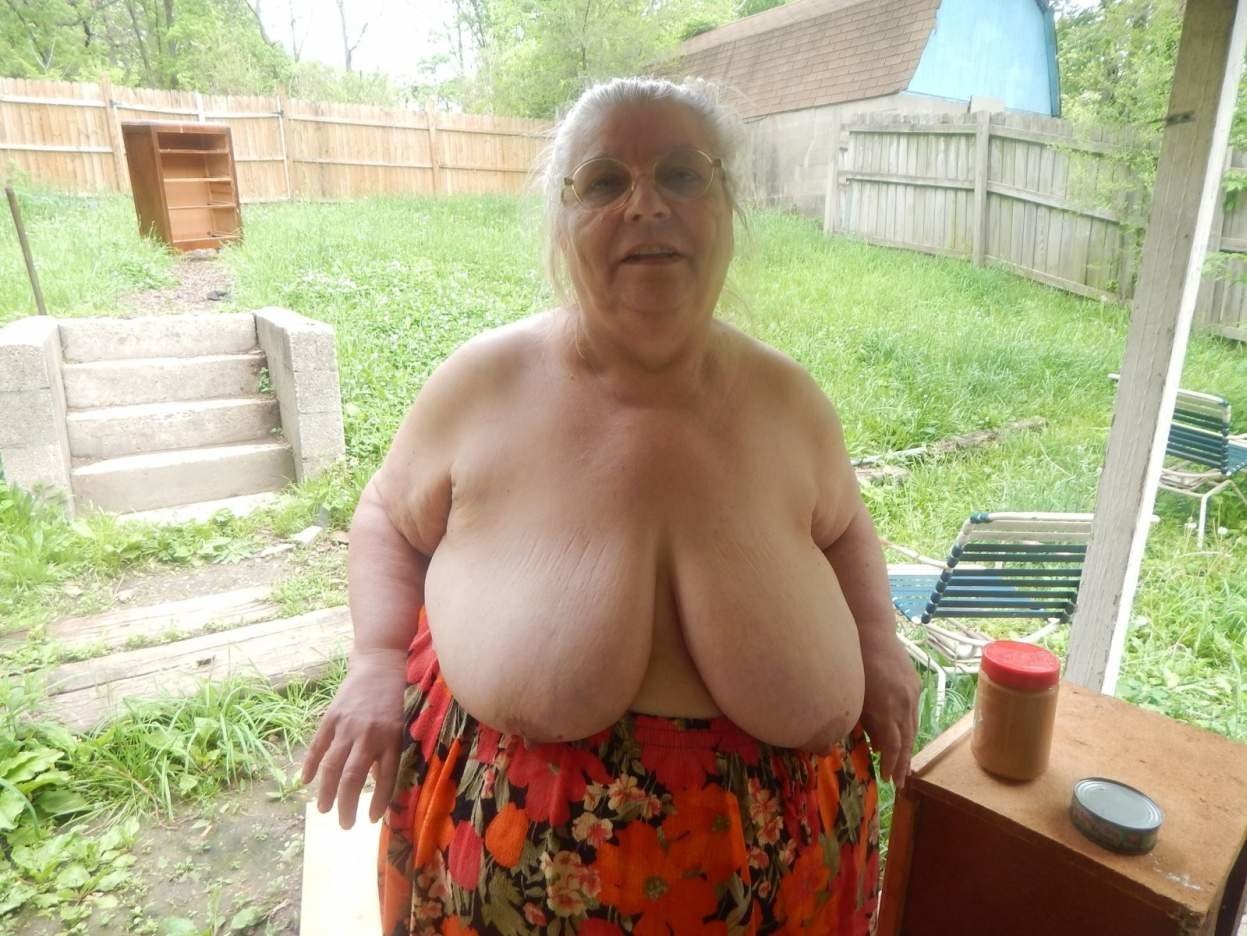 Старые русские бабушки с большими грудями