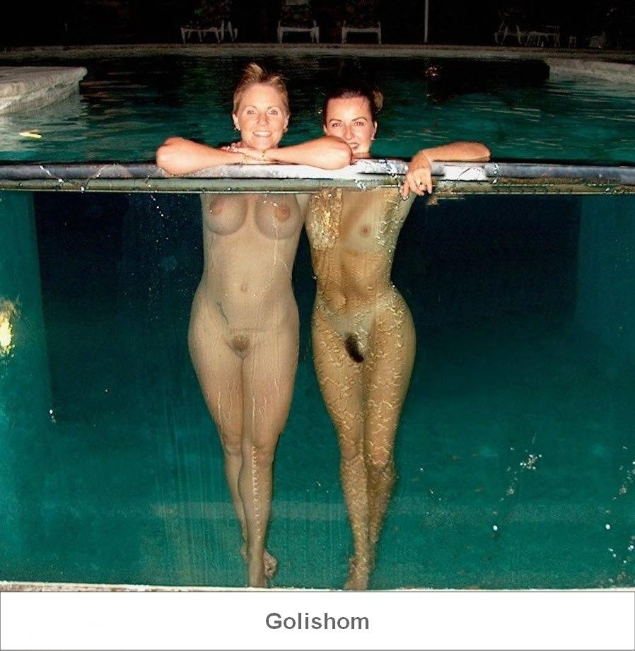 фото голых женщин в бассейне