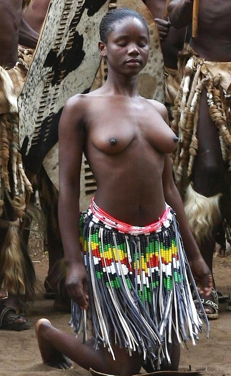 Голые женщины африканских племен.