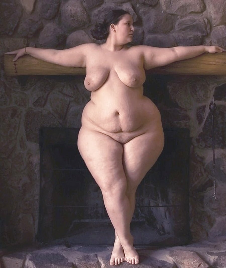 голые девушки с толстыми бедрами