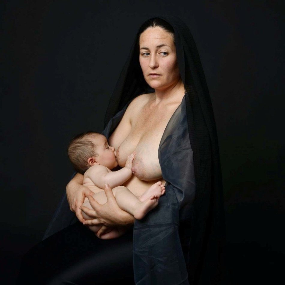 женщины голые с младенцами фото