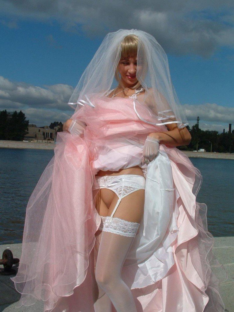 Фото голых невест в свадебных платьях (32 фото)