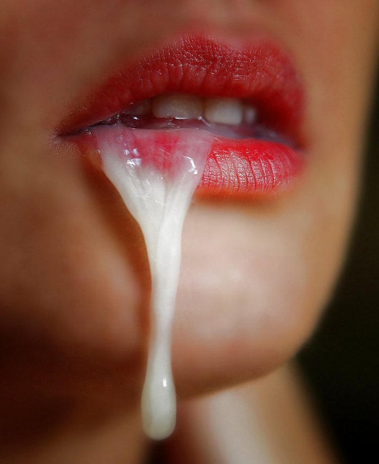 Сперма вытекает изо рта русской (60 фото)
