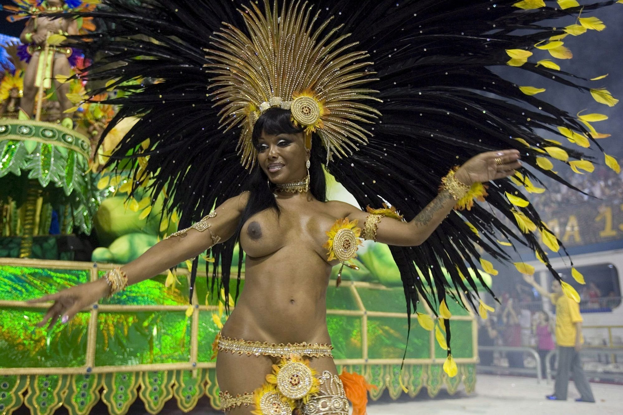 фото голая карнавал в бразилия фото 17