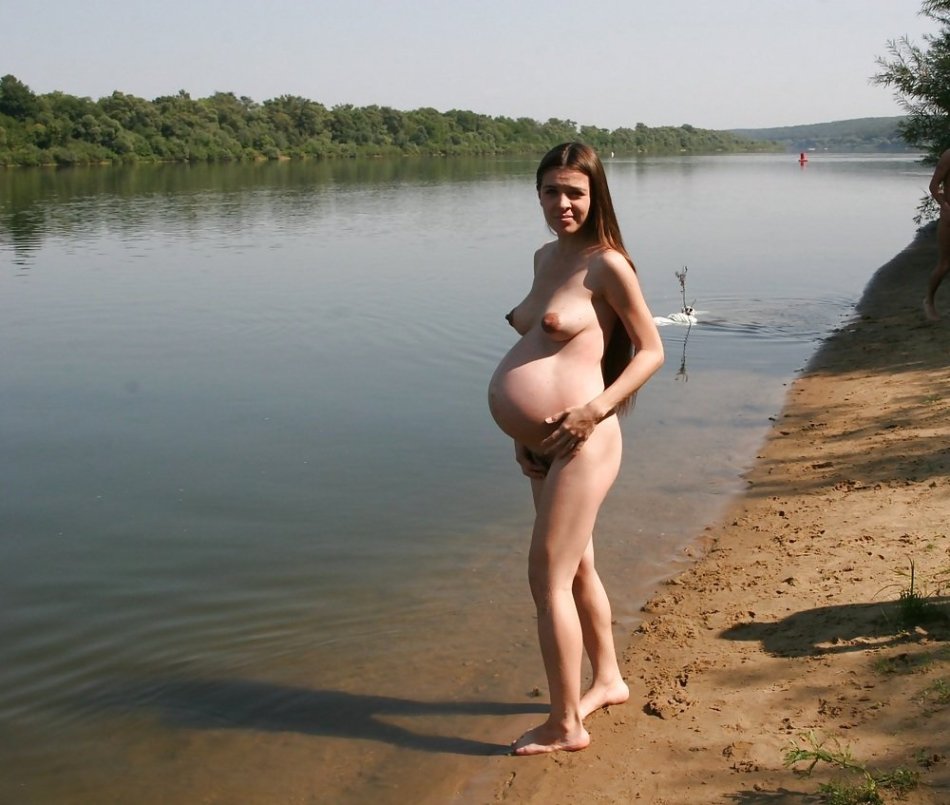 голые беременные женщины на пляже