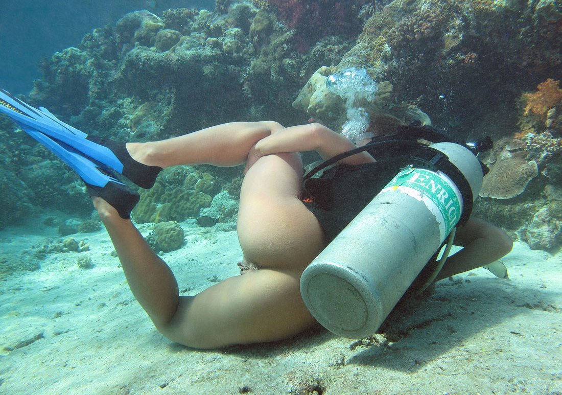 Фото по запросу Женщина аквалангом готовая приключениям