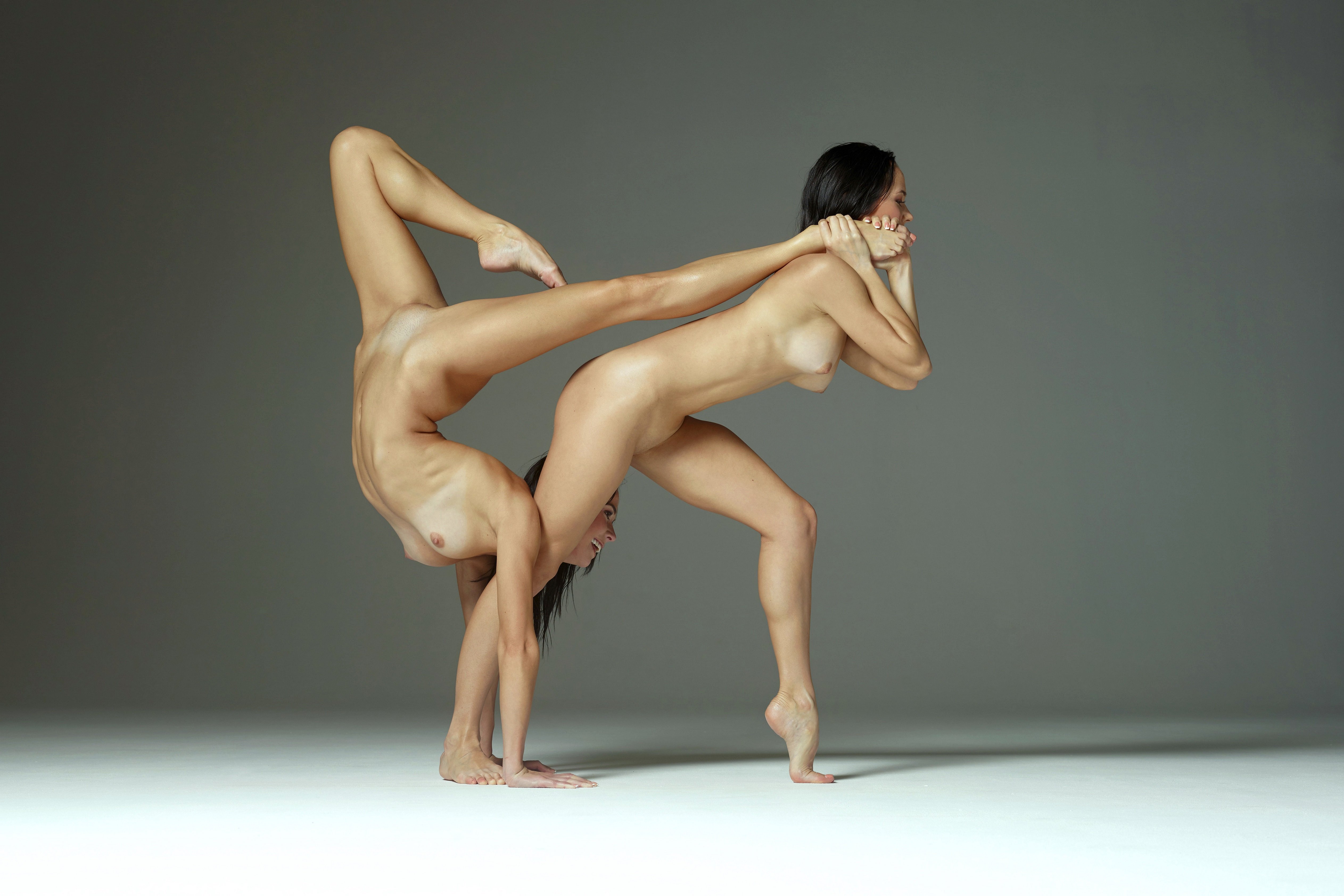 Голые гимнастки танцуют стриптиз (80 фото) - порно и эротика эвакуатор-магнитогорск.рф