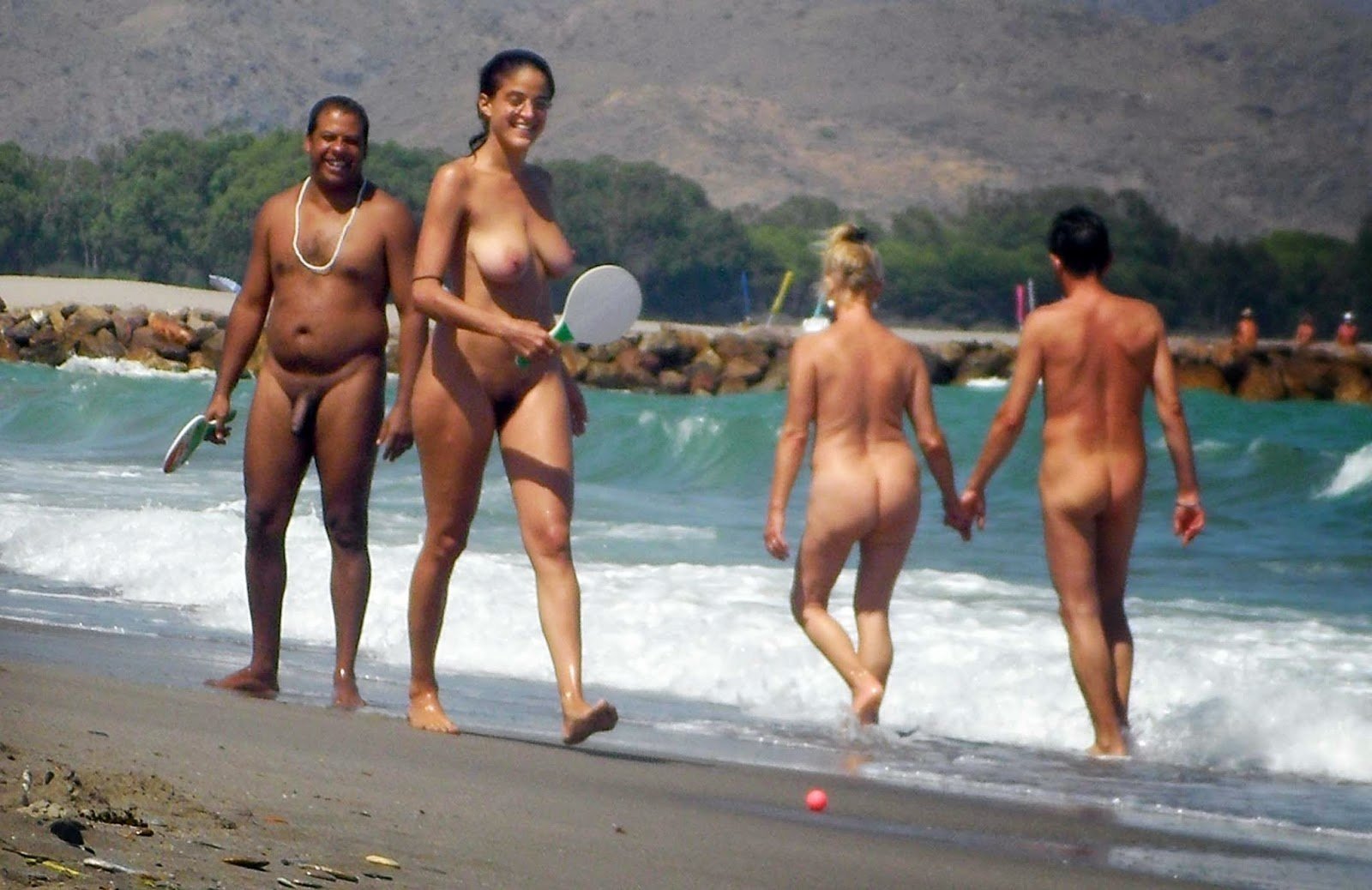 Бразильянки голые на пляже (73 фото)