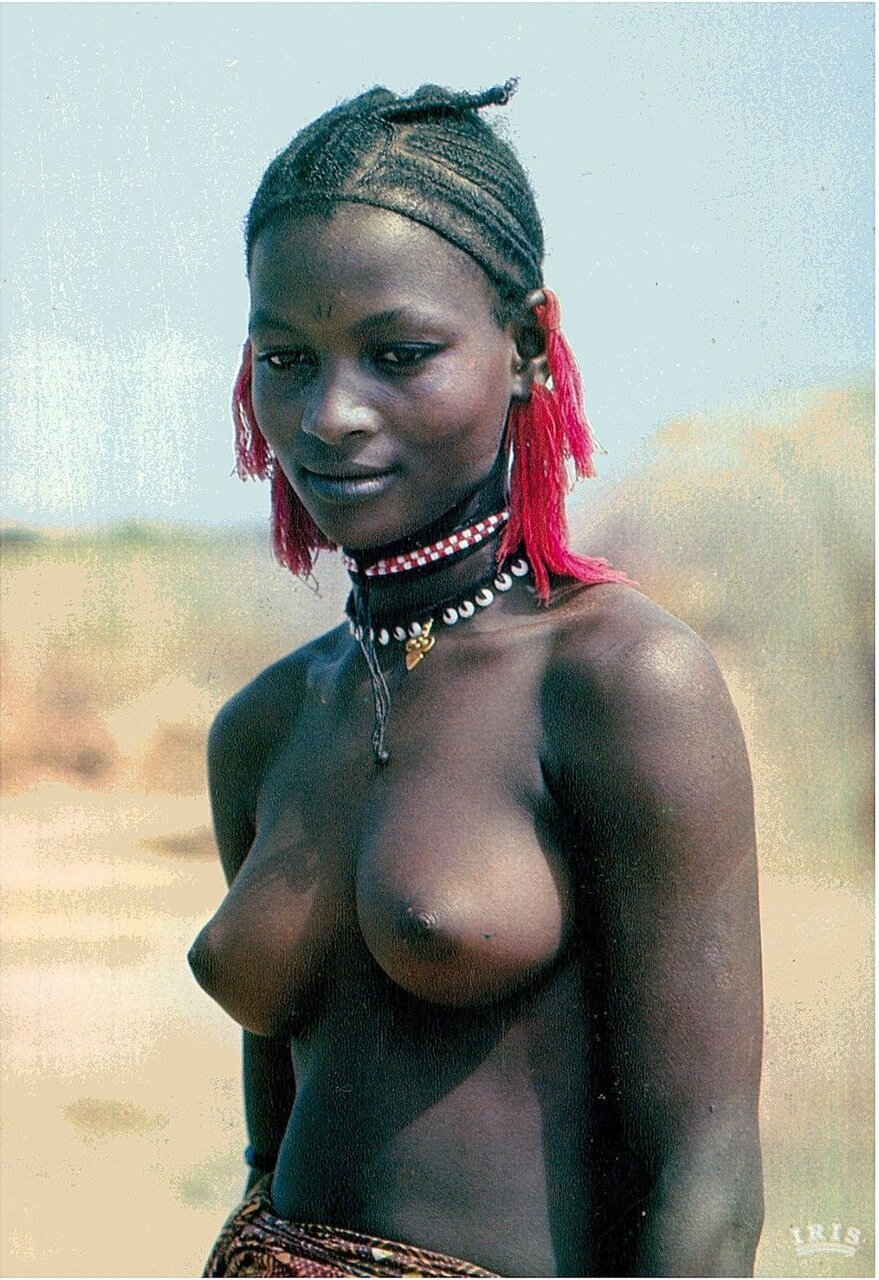 Голые девушки из племени мурси (66 фото)