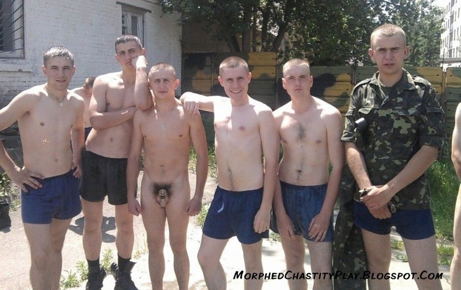 голые солдаты фото