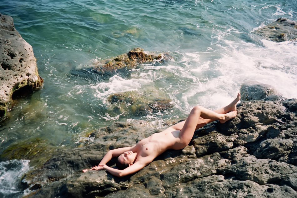 дикий пляж в германии голые девушки